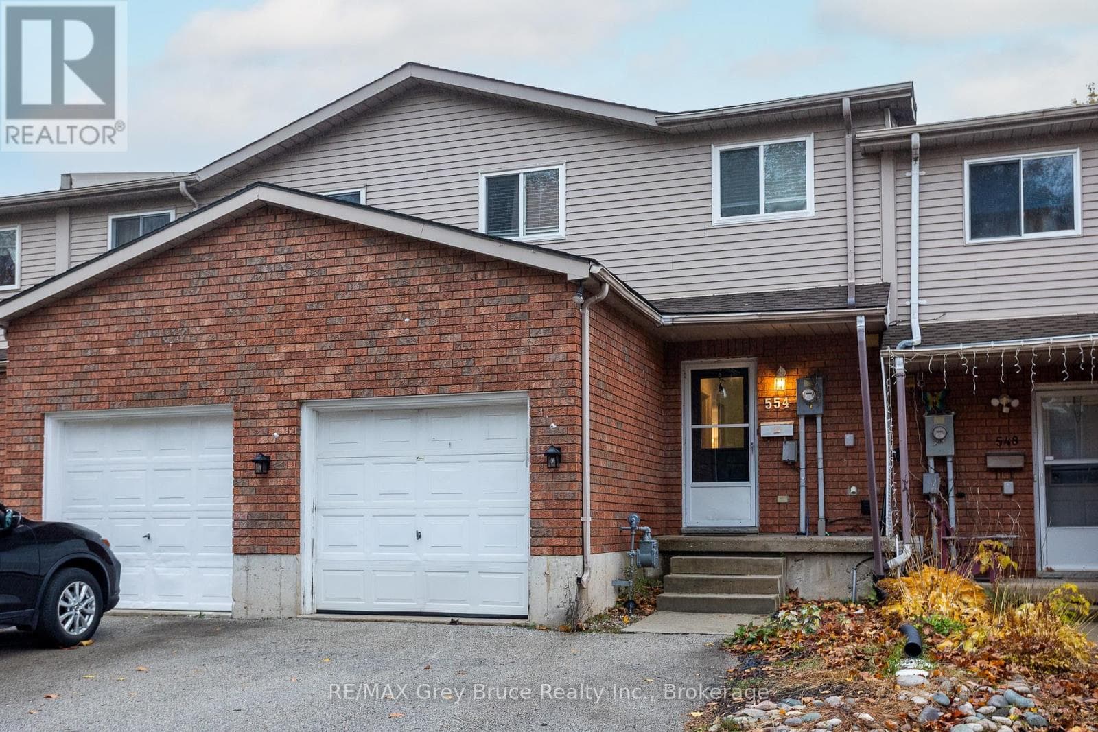 3 bed 3 bath single family at 554 12TH STREET W — $424,900