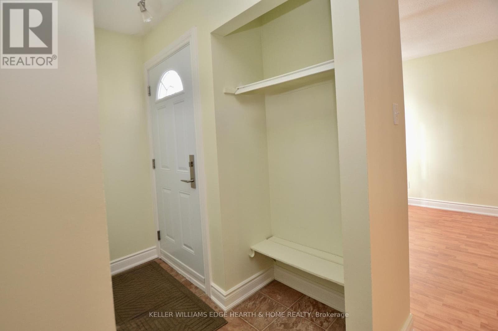 2 - 977 FRANCIS ROAD photo 2