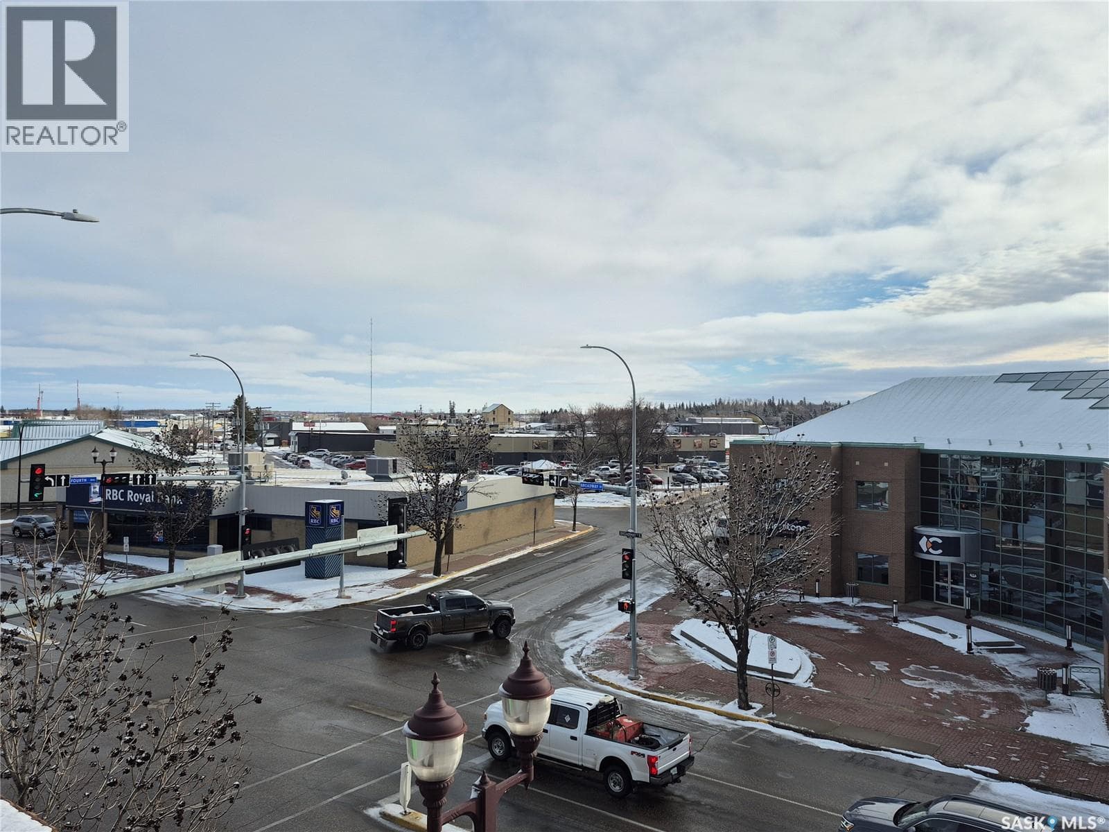 57 Broadway STREET E — photo 4