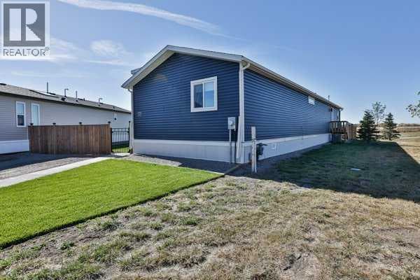 2037 Sunflower Crescent — photo 3