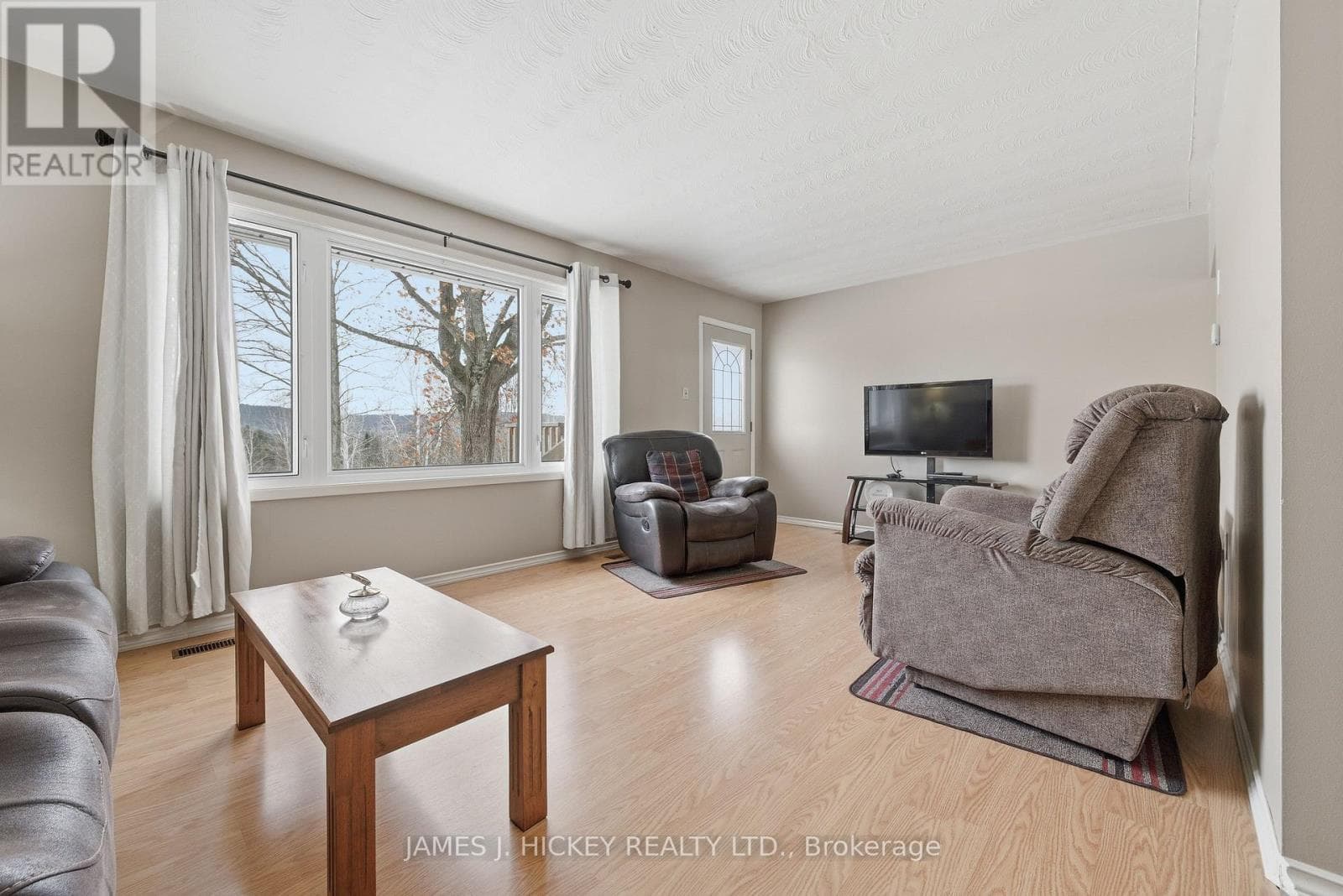 101 LANCE ROAD photo 3