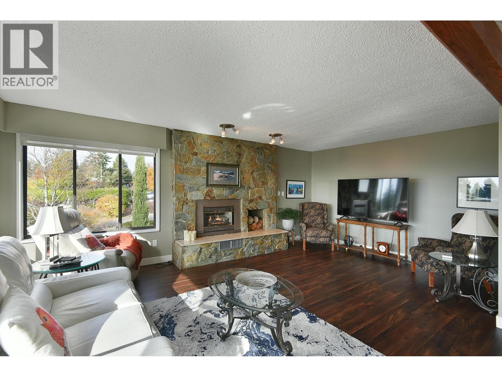 4926 LAUREL AVENUE photo 2