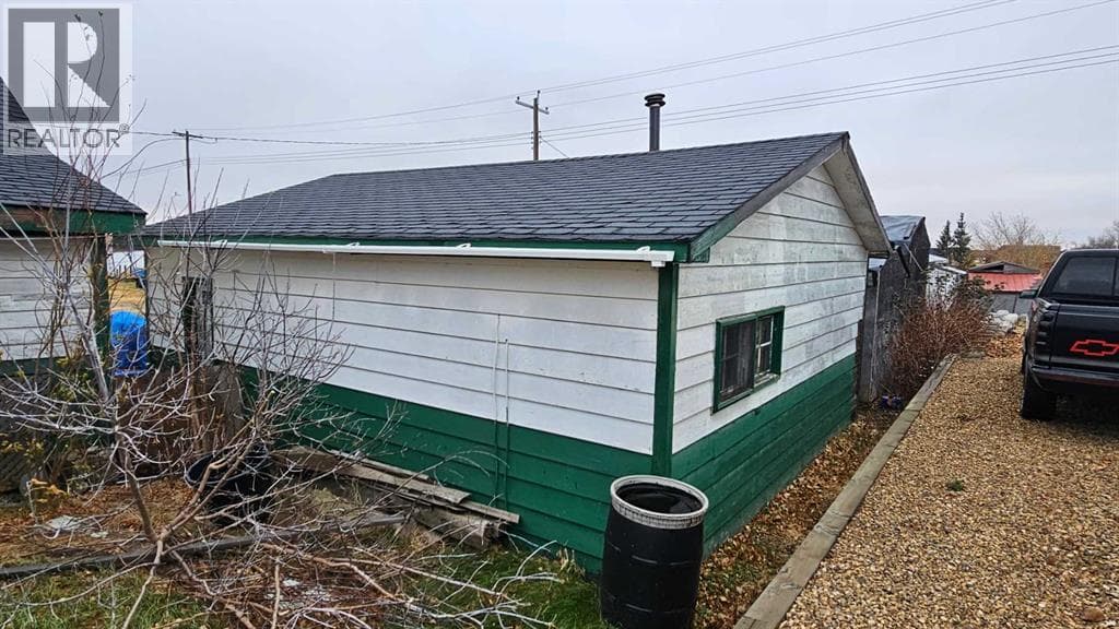 5202 VICTORIA Avenue — photo 2