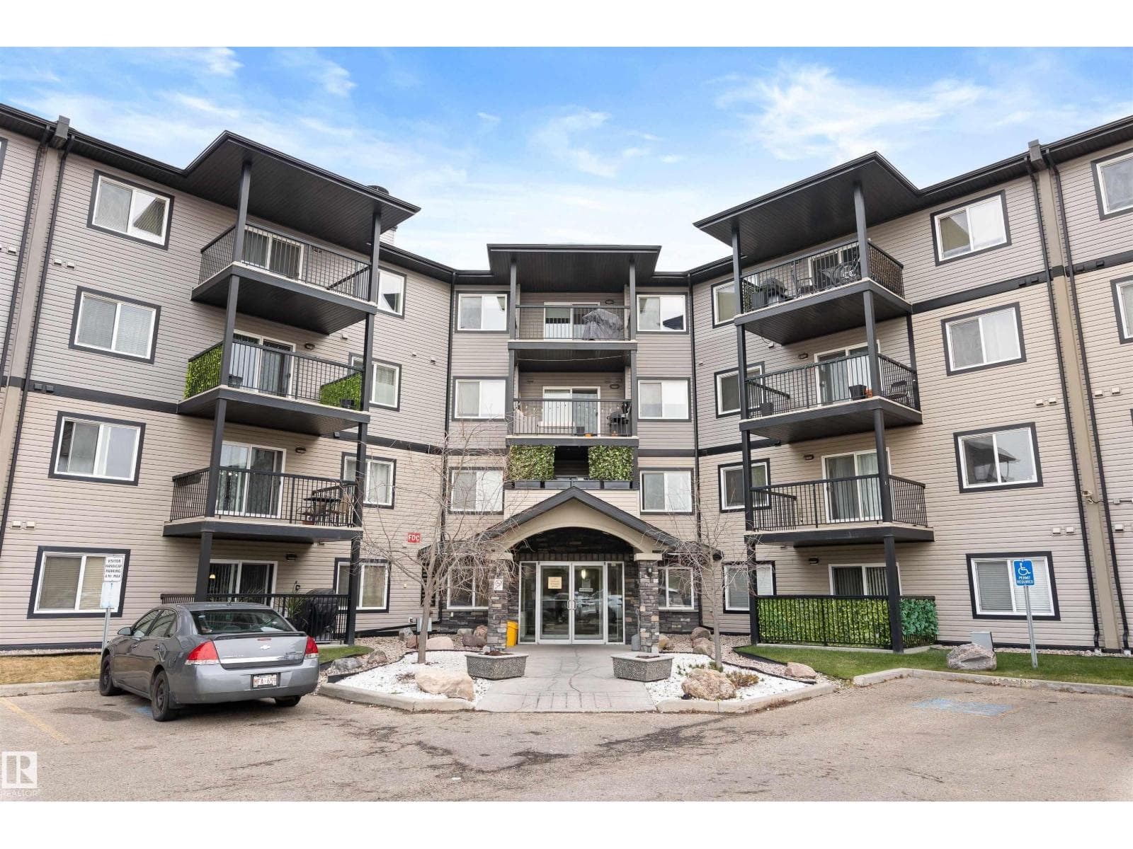 #111 5951 165 AV NW photo 3