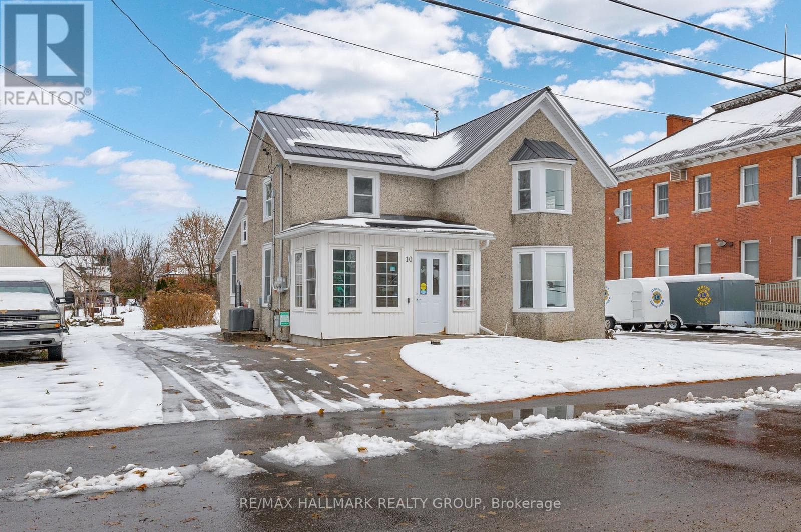 10 WELLINGTON STREET E photo 2