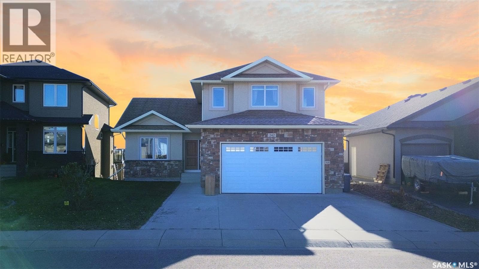242 Whalley CRESCENT
