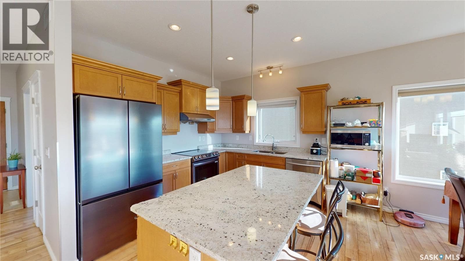 242 Whalley CRESCENT — photo 3
