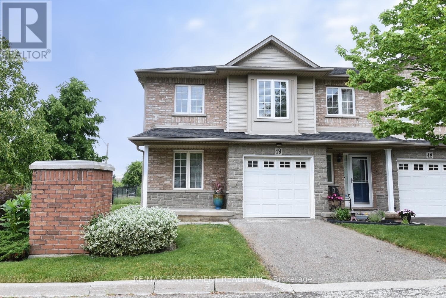 3 bed 3 bath single family at 49 - 7 SOUTHSIDE PLACE — $739,900