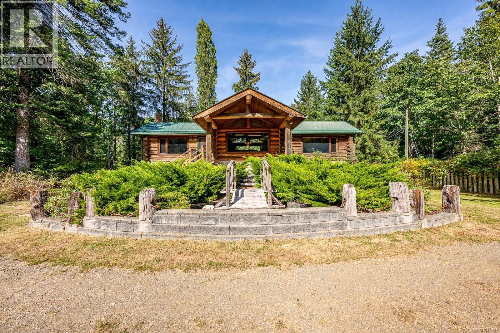 2 bed 3 bath single family at 4867 Lorna Lane — $1,250,000