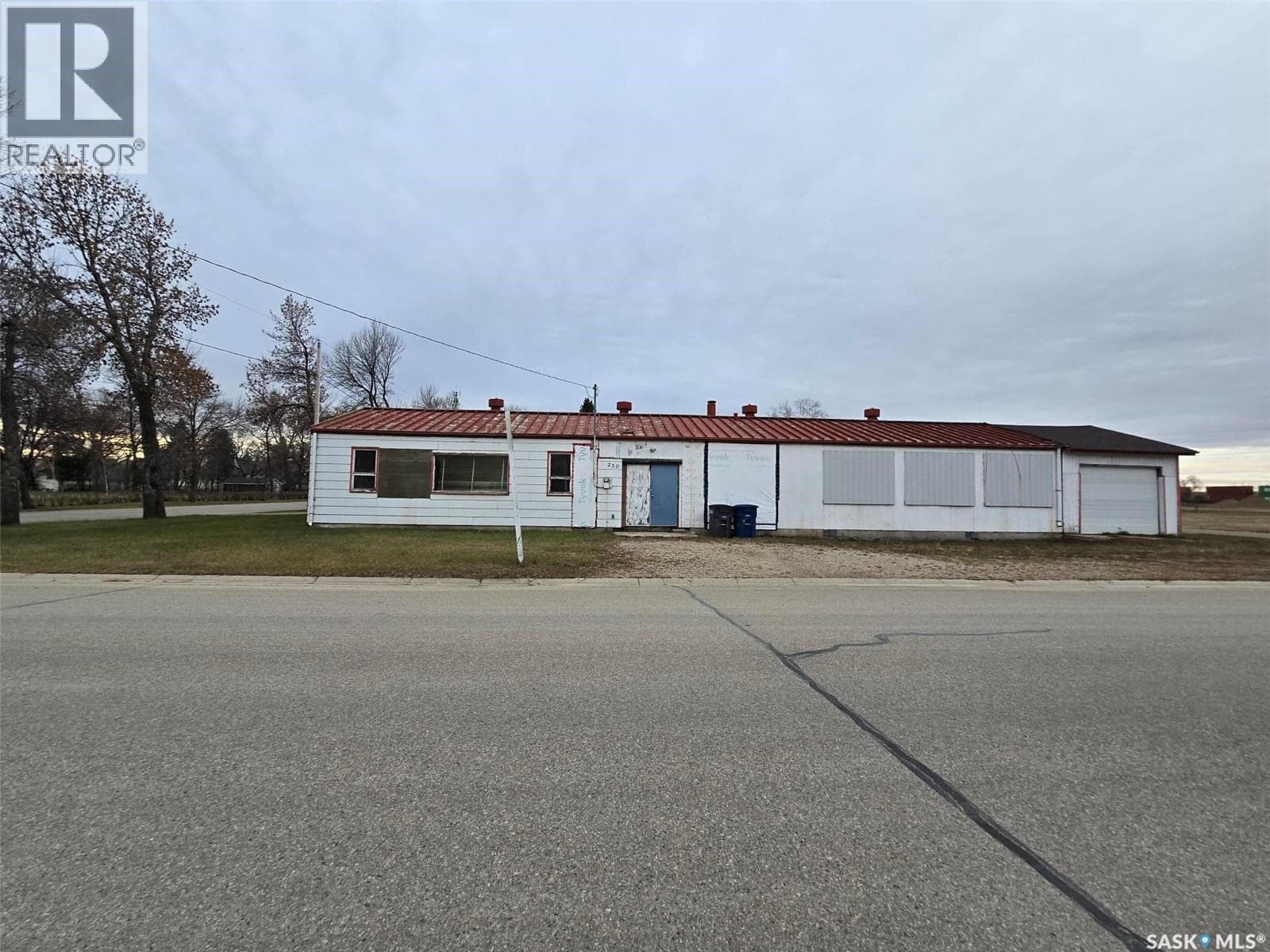 250 4th AVENUE photo 2