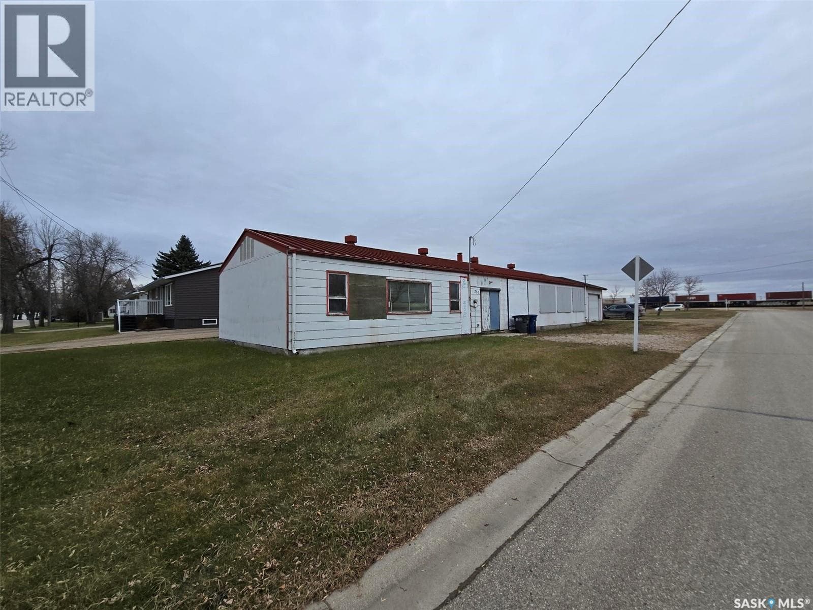 250 4th AVENUE photo 3