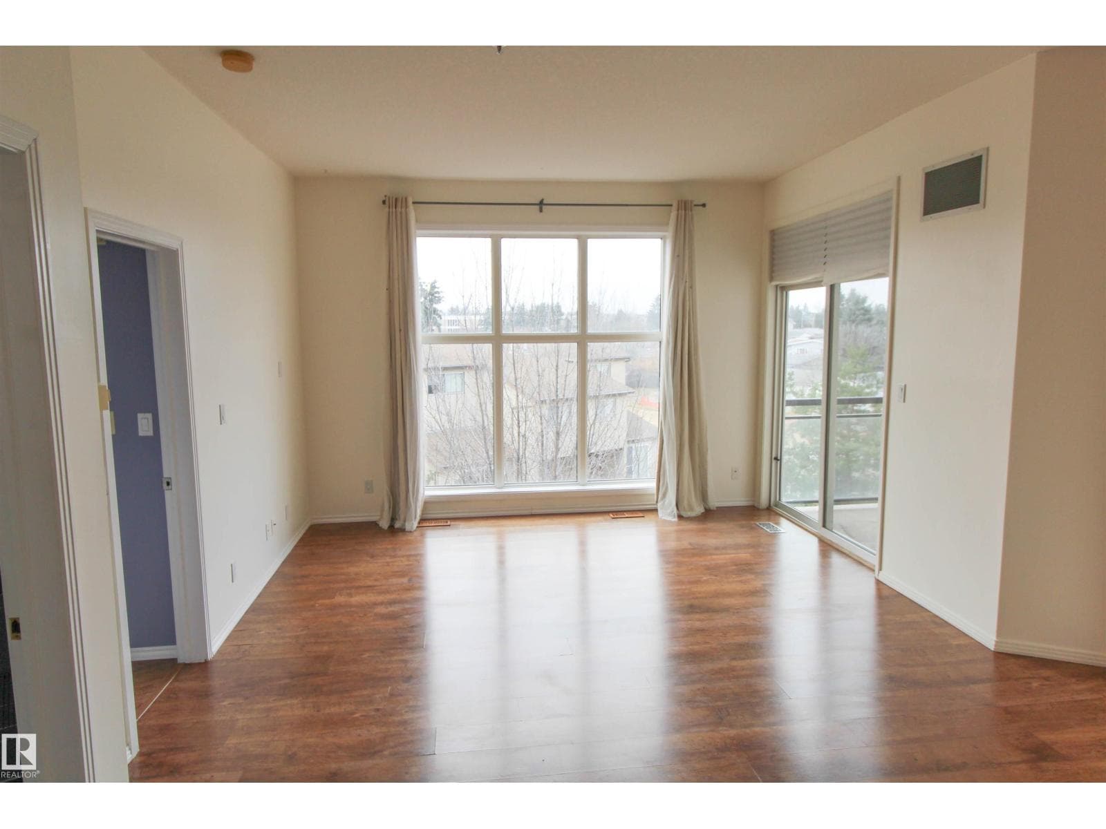#347 4827 104A ST NW — photo 2