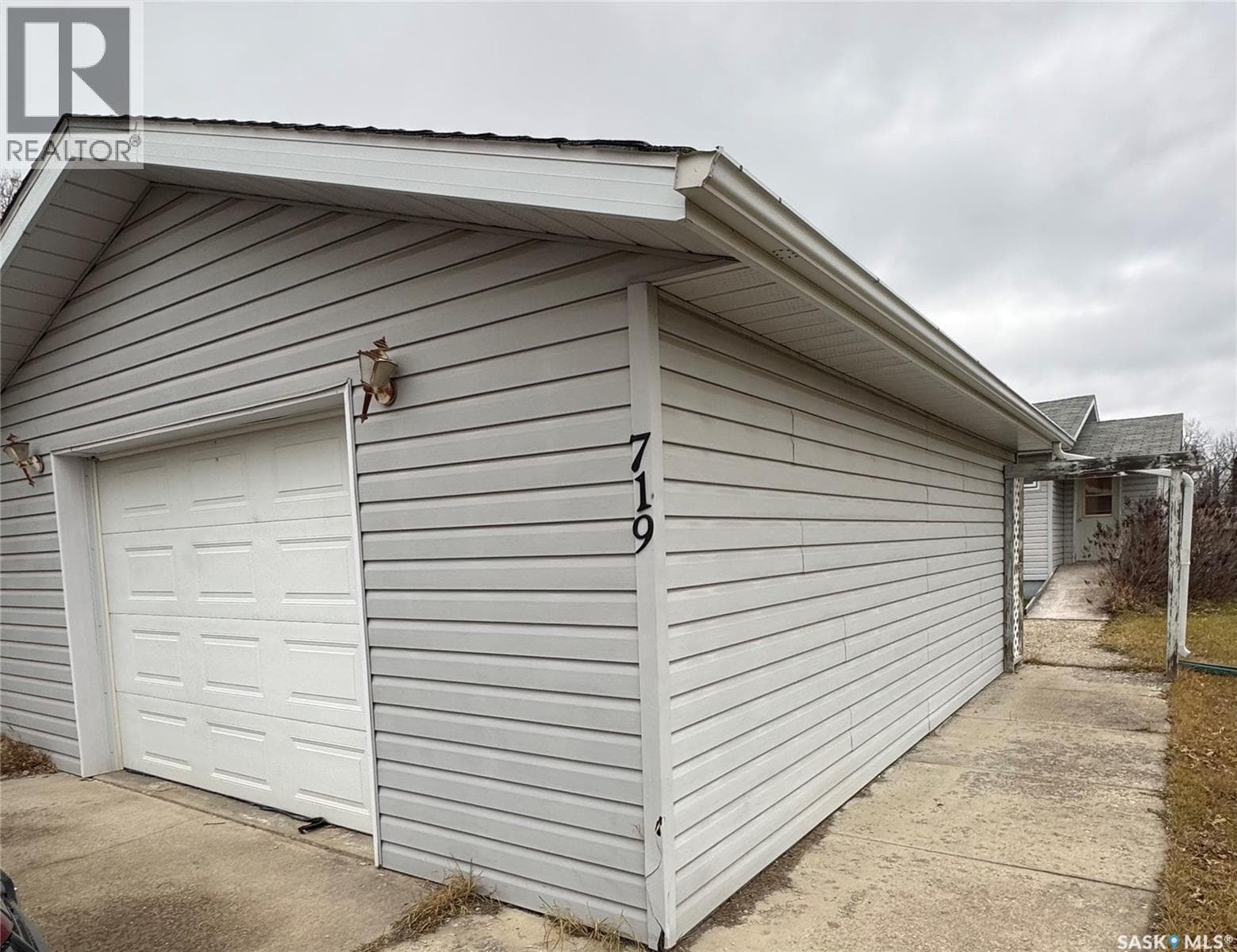 719 Donald STREET — photo 2