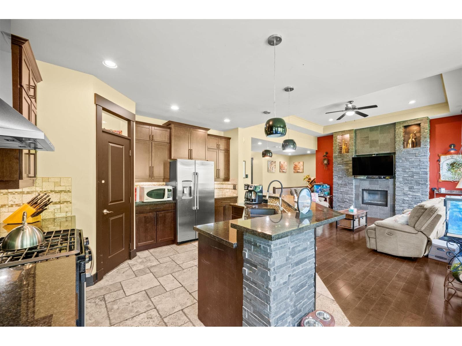 2518 WHATCOM ROAD photo 5