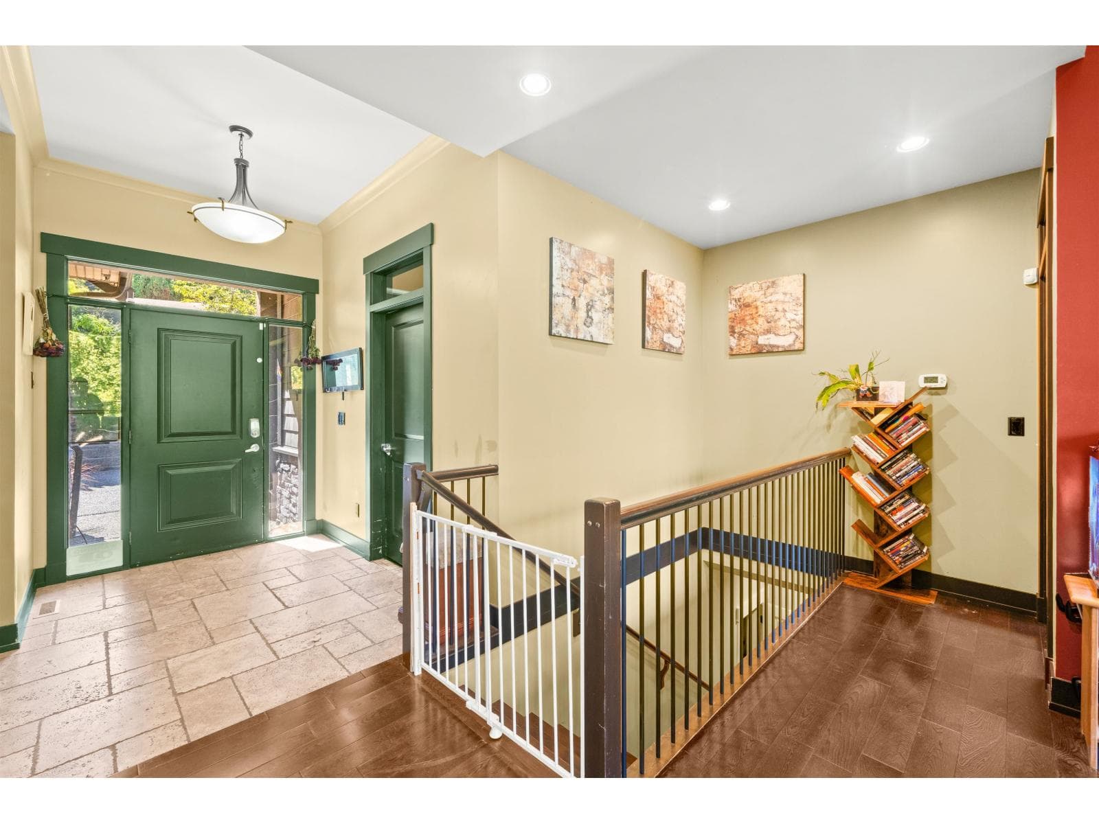 2518 WHATCOM ROAD photo 3
