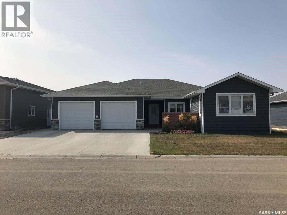 3 bed 2 bath single family at 9 Warren STREET S — $495,000