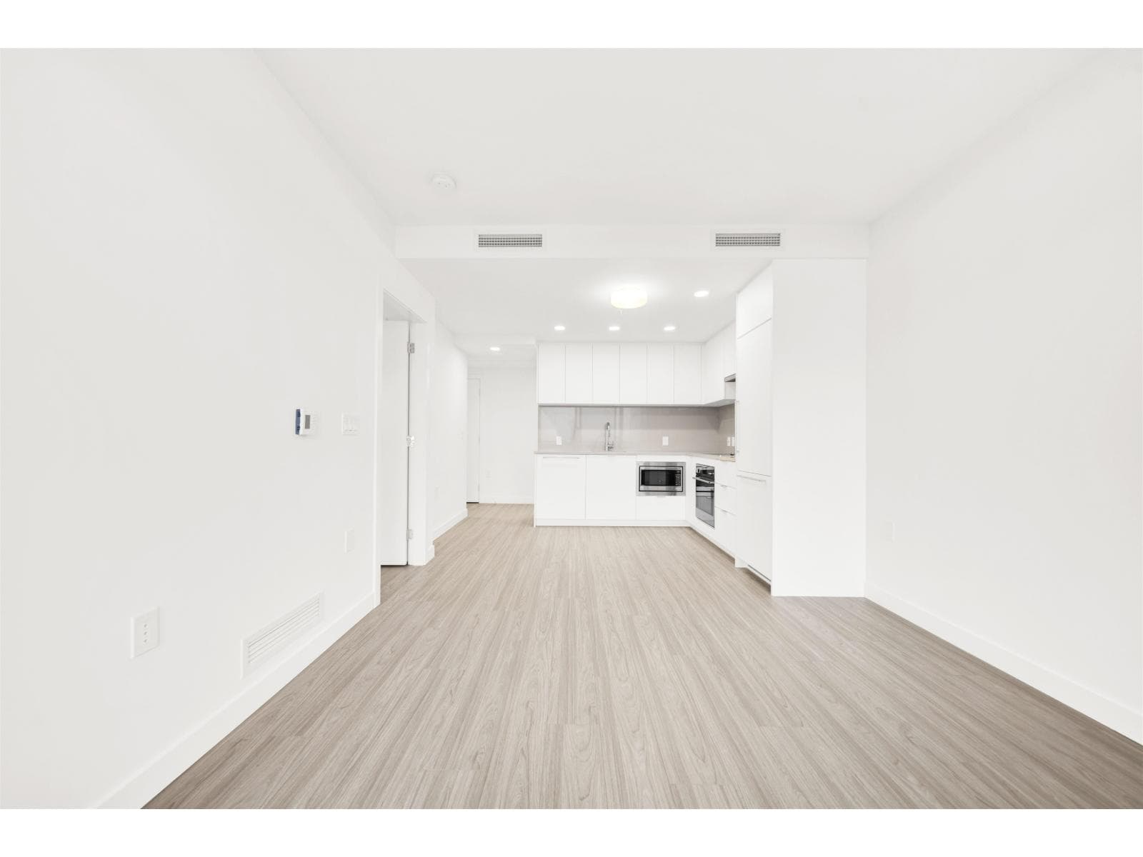 2101 13675 107A AVENUE photo 5