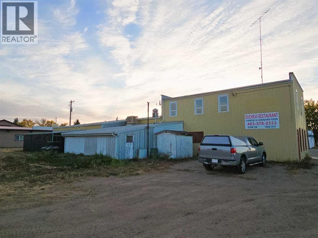 102 Railway Avenue E — photo 2