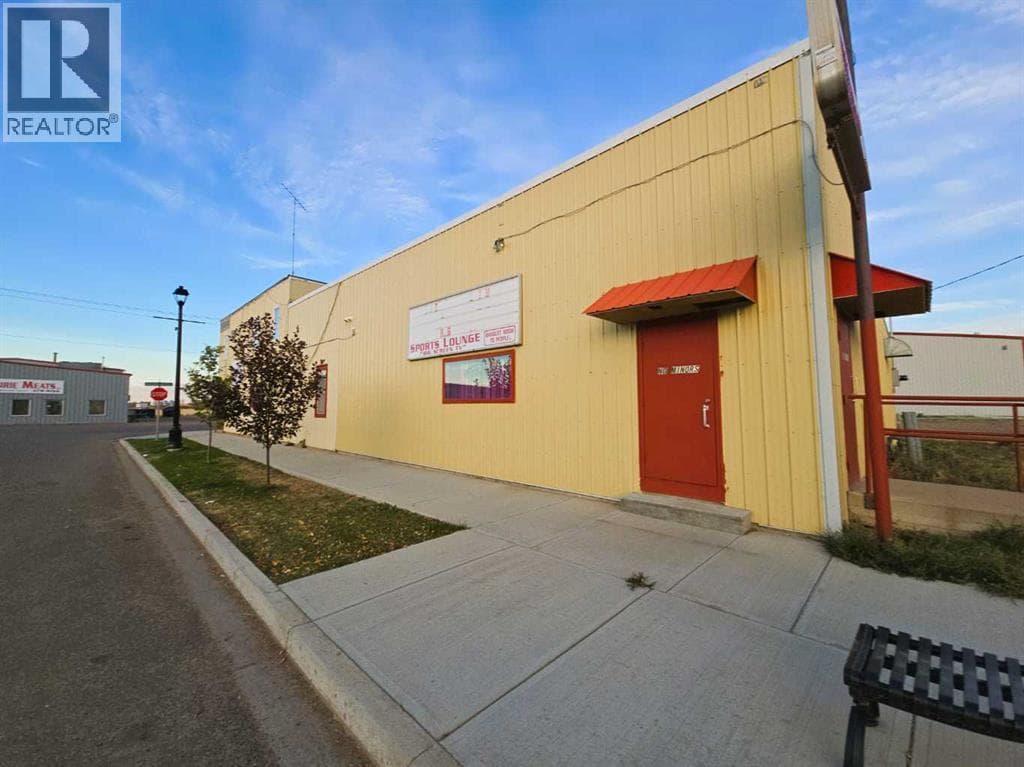 102 Railway Avenue E — photo 3