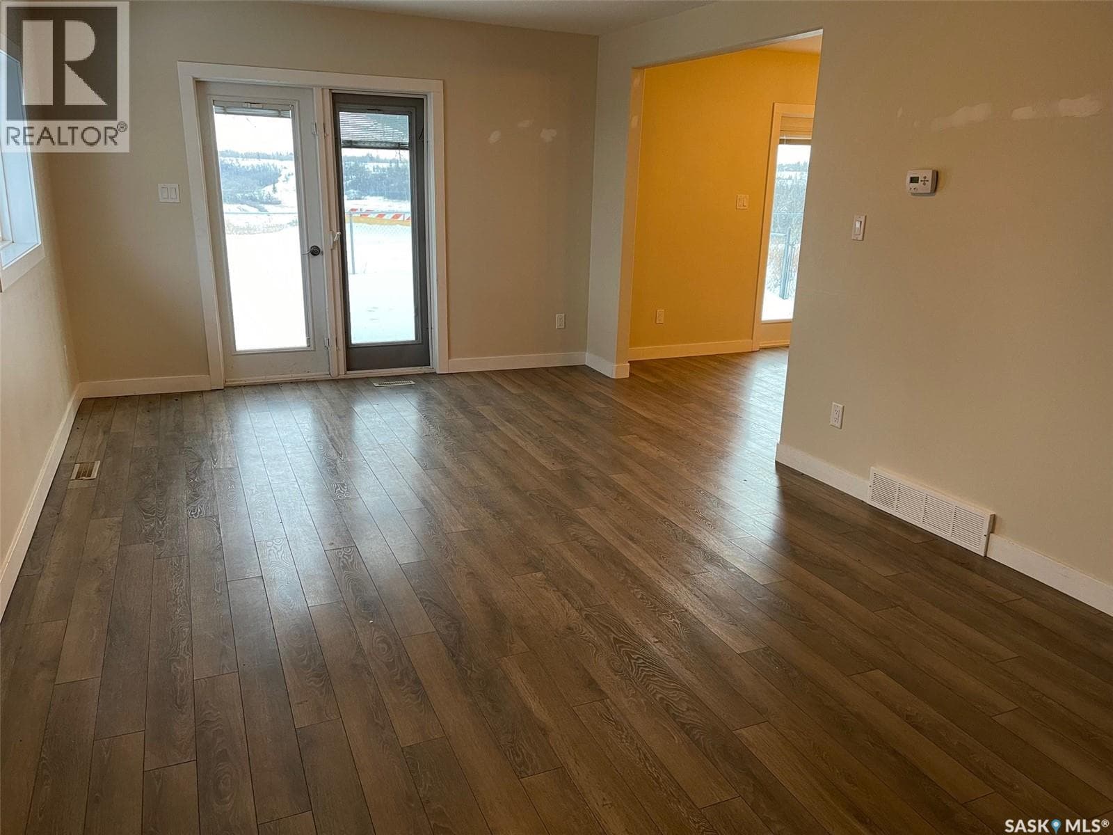 431 Vaughan STREET W — photo 3