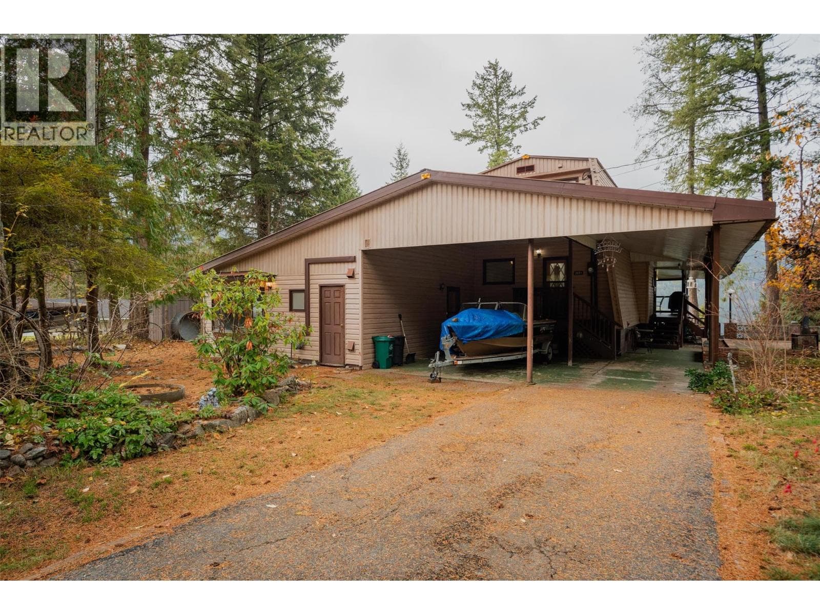 2071 Massie Road photo 3