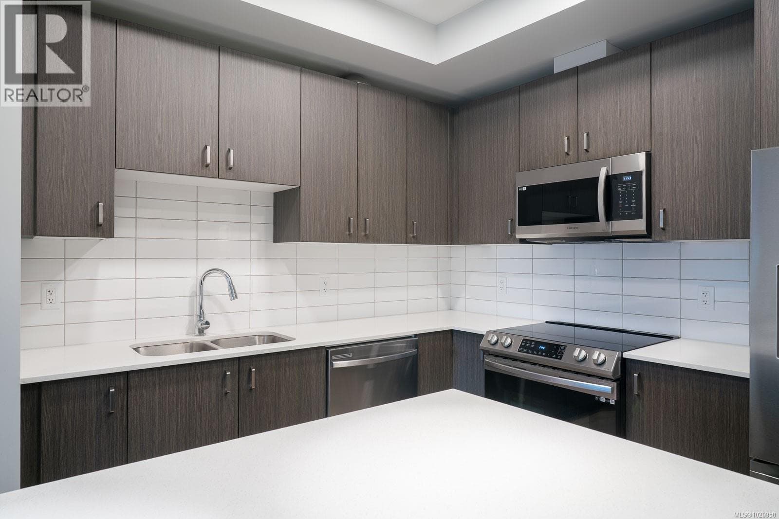 209 140 Jensen Ave W photo 4