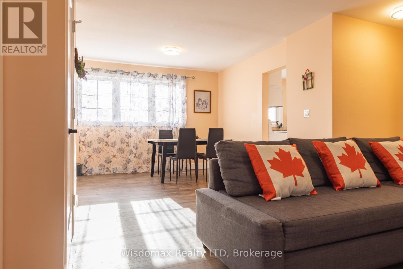 5291 STAMFORD STREET photo 4