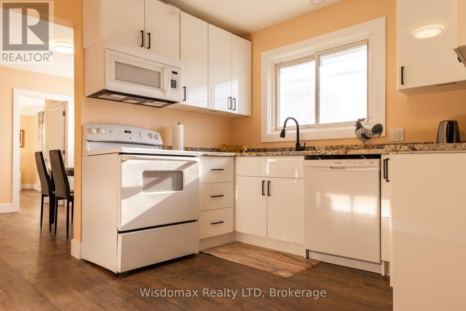 5291 STAMFORD STREET photo 5