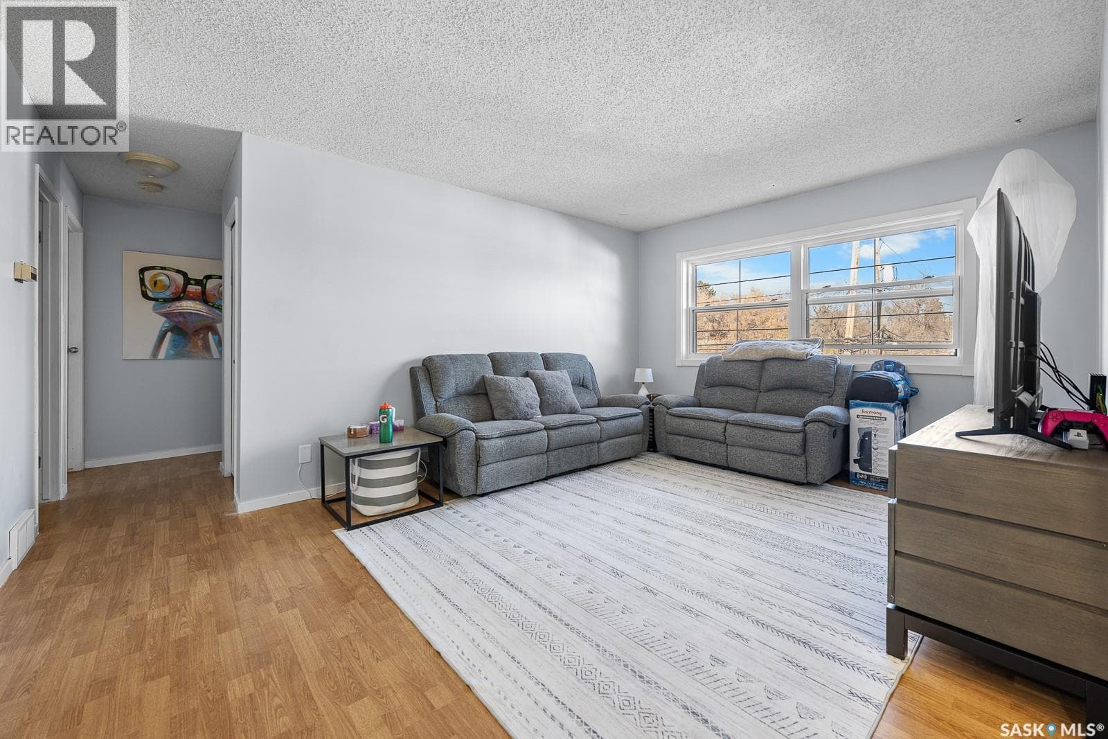 4008 DEWDNEY AVENUE — photo 4