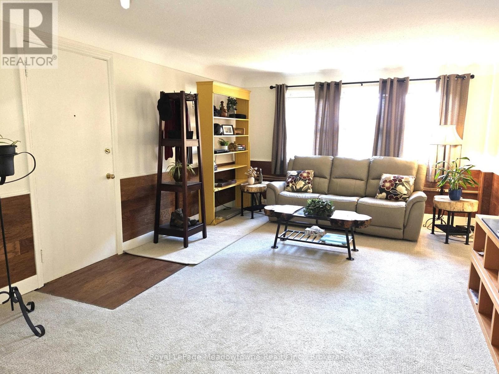 10 - 2405 LAKESHORE ROAD photo 3