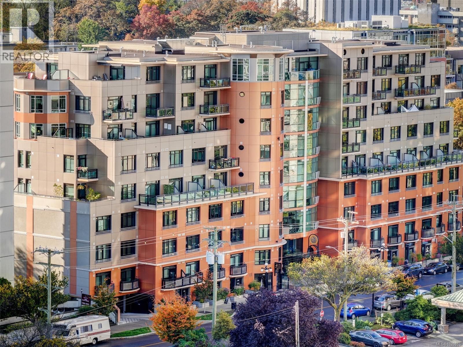 1 bed 1 bath single family at 501 1029 View St — $539,000