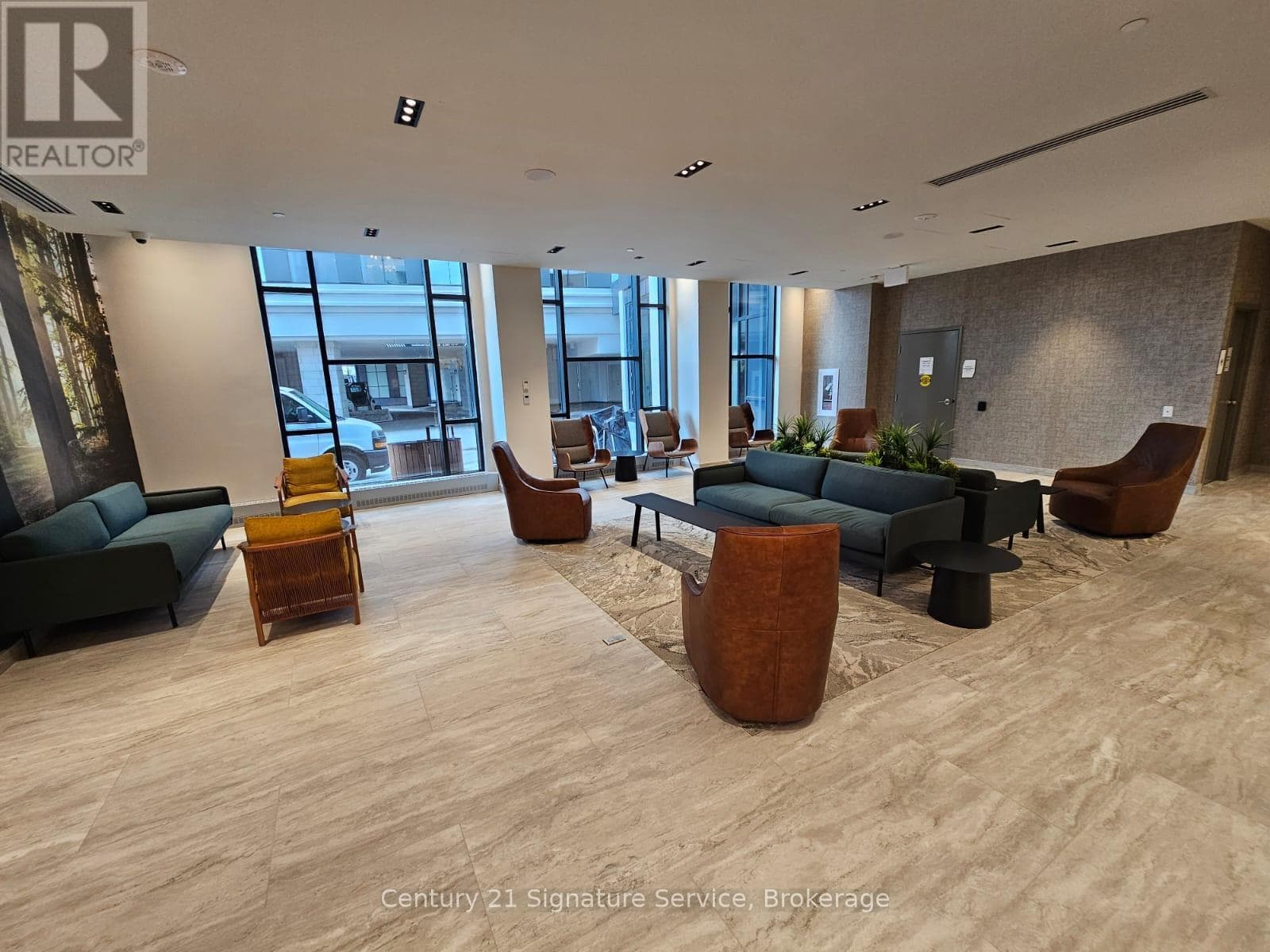 504 - 2485 EGLINTON AVENUE W photo 4