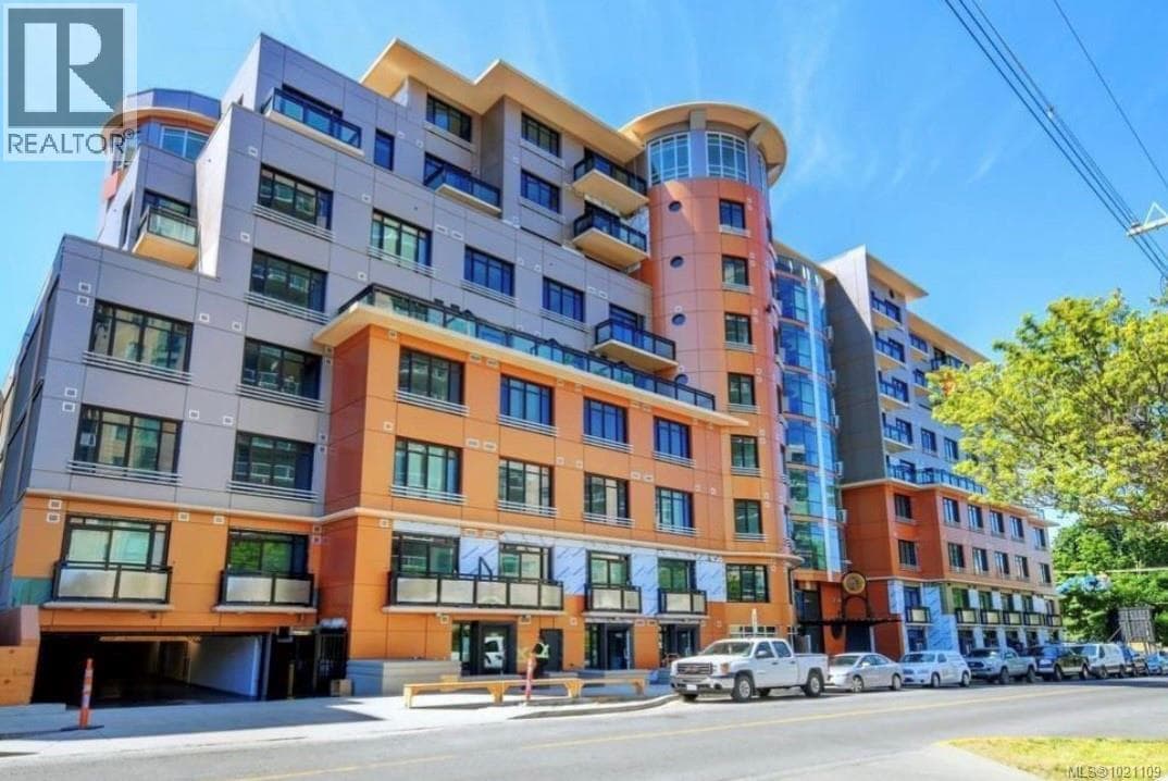 1 bed 1 bath single family at 609 1029 View St — $407,000
