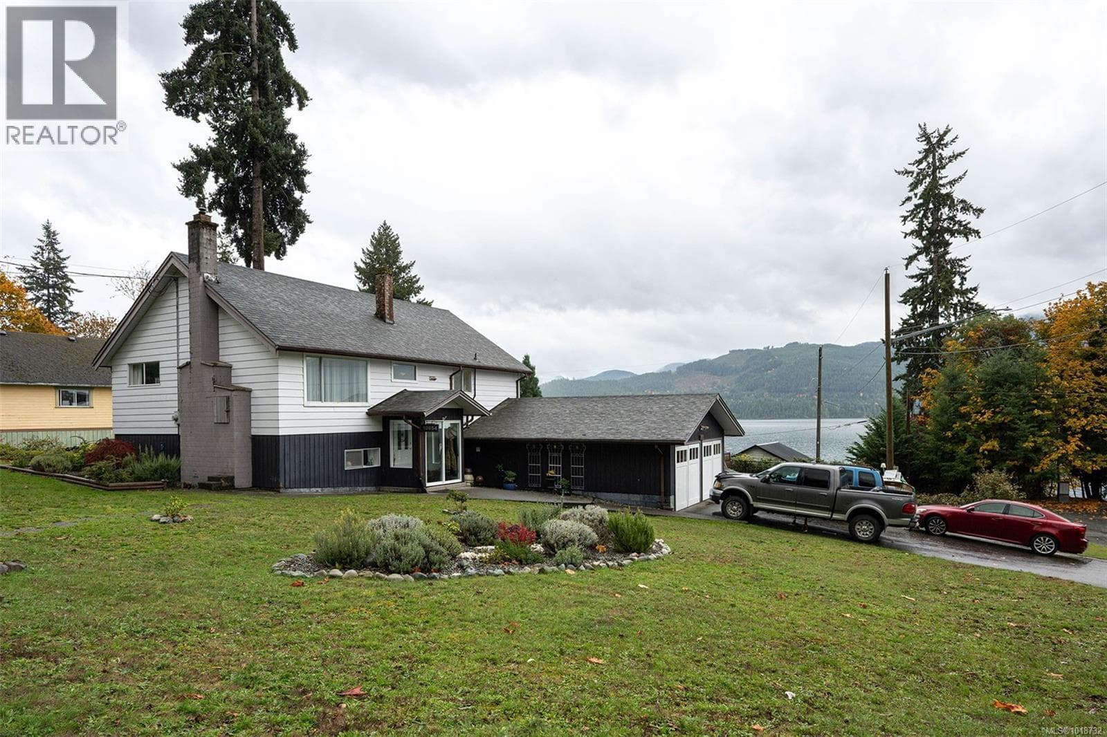 4 bed 2 bath single family at 10654 Youbou Rd — $736,000