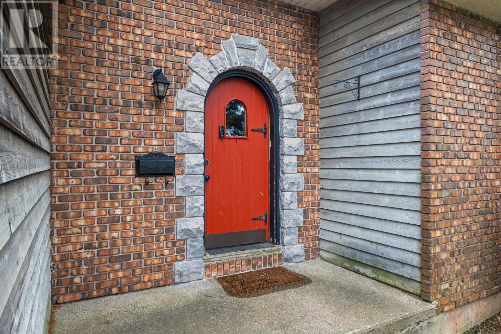 33 Irwin Drive photo 3