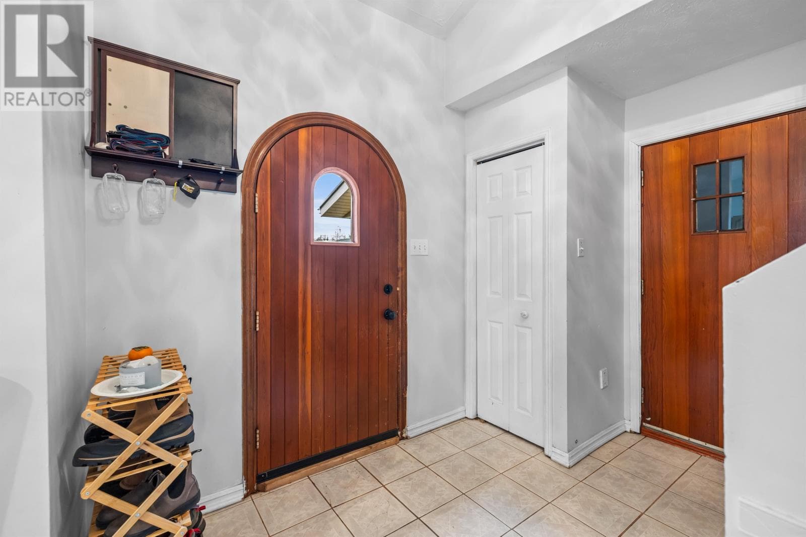 33 Irwin Drive photo 4