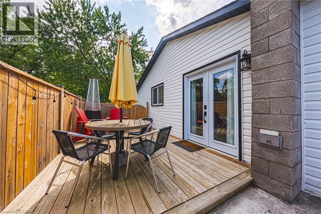 3865 VICTORIA Avenue photo 3