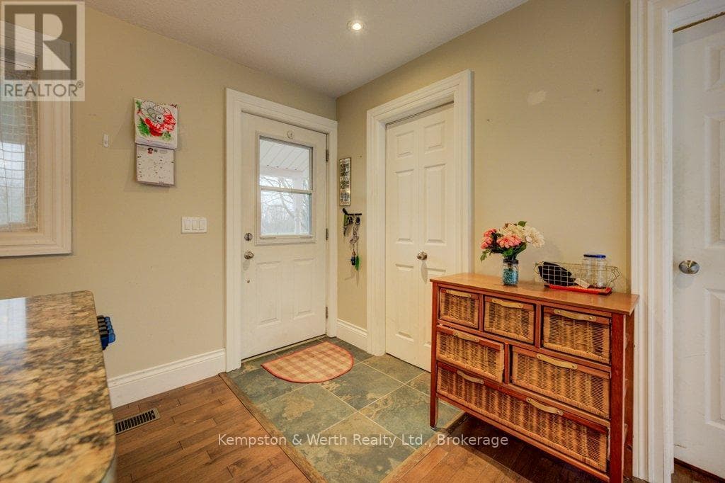 130 ARTHUR STREET photo 5