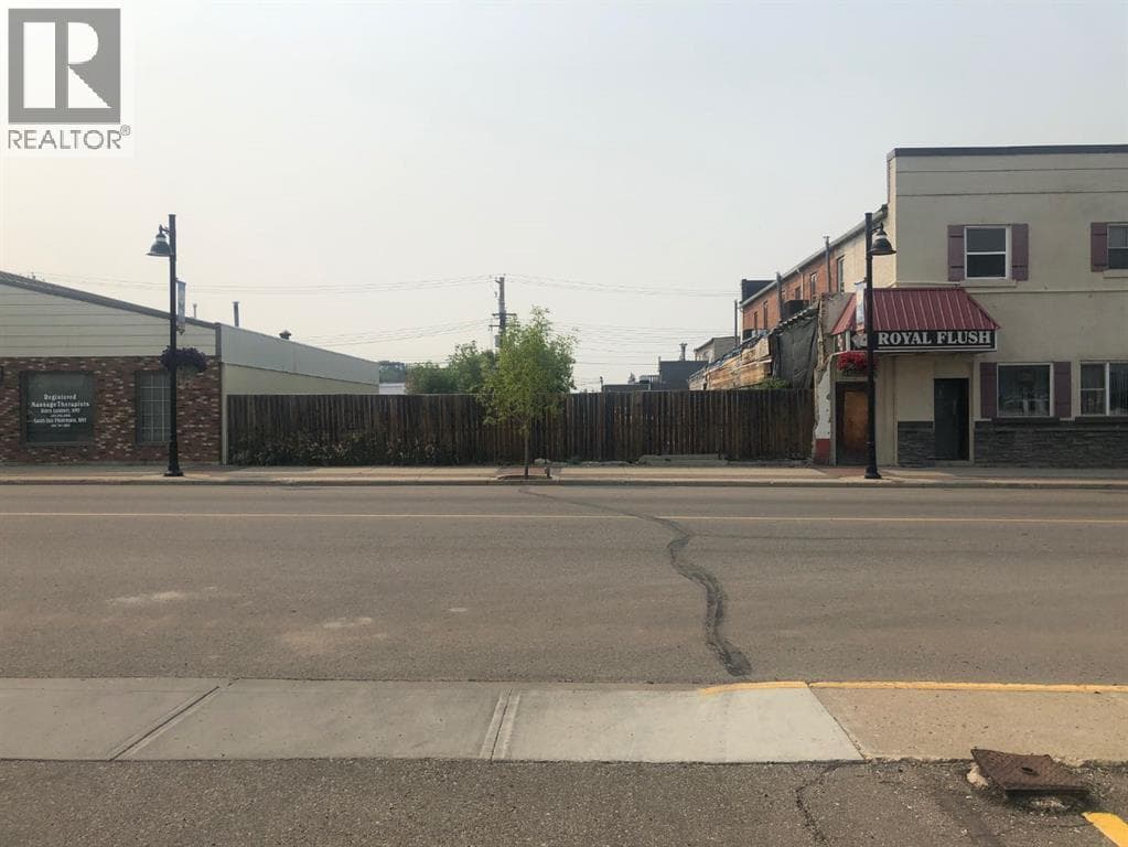 4912 50 Street — photo 2