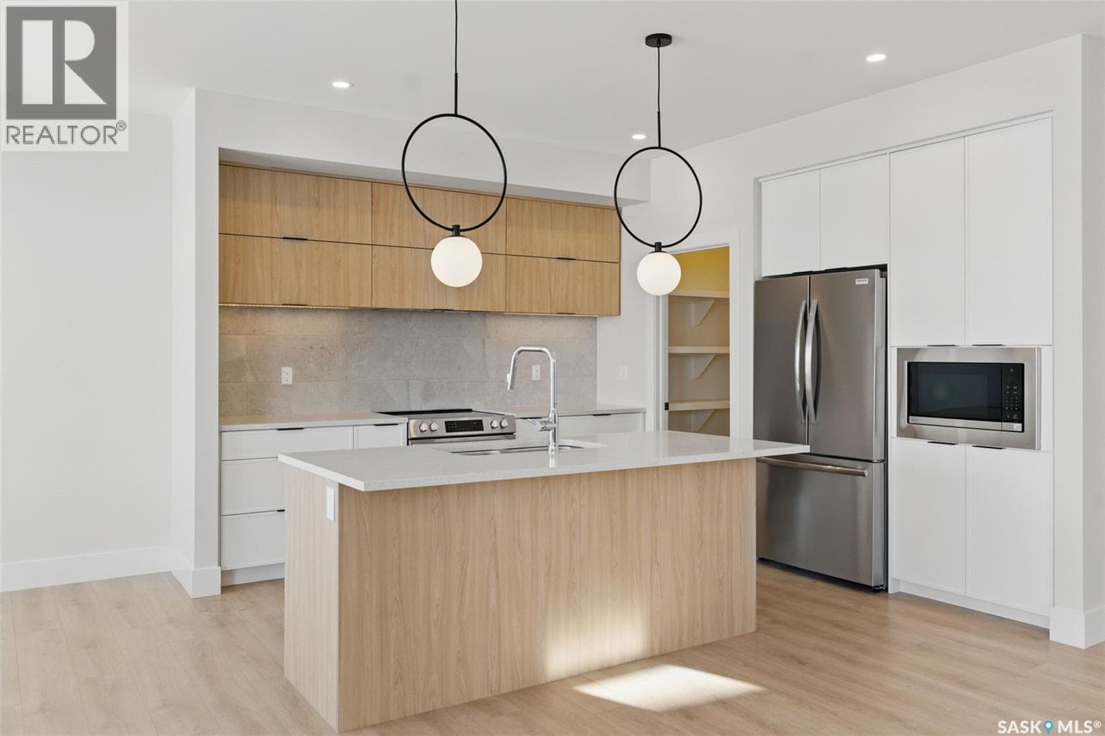 226 Veterans DRIVE — photo 2
