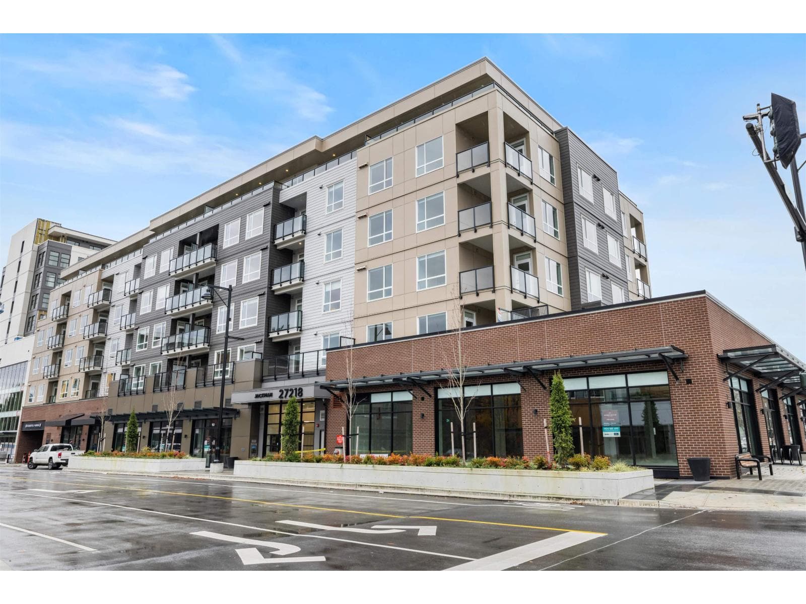 2 bed 2 bath single family at 302 27218 ALDERGROVE TOWN CENTRE DRIVE — $559,000