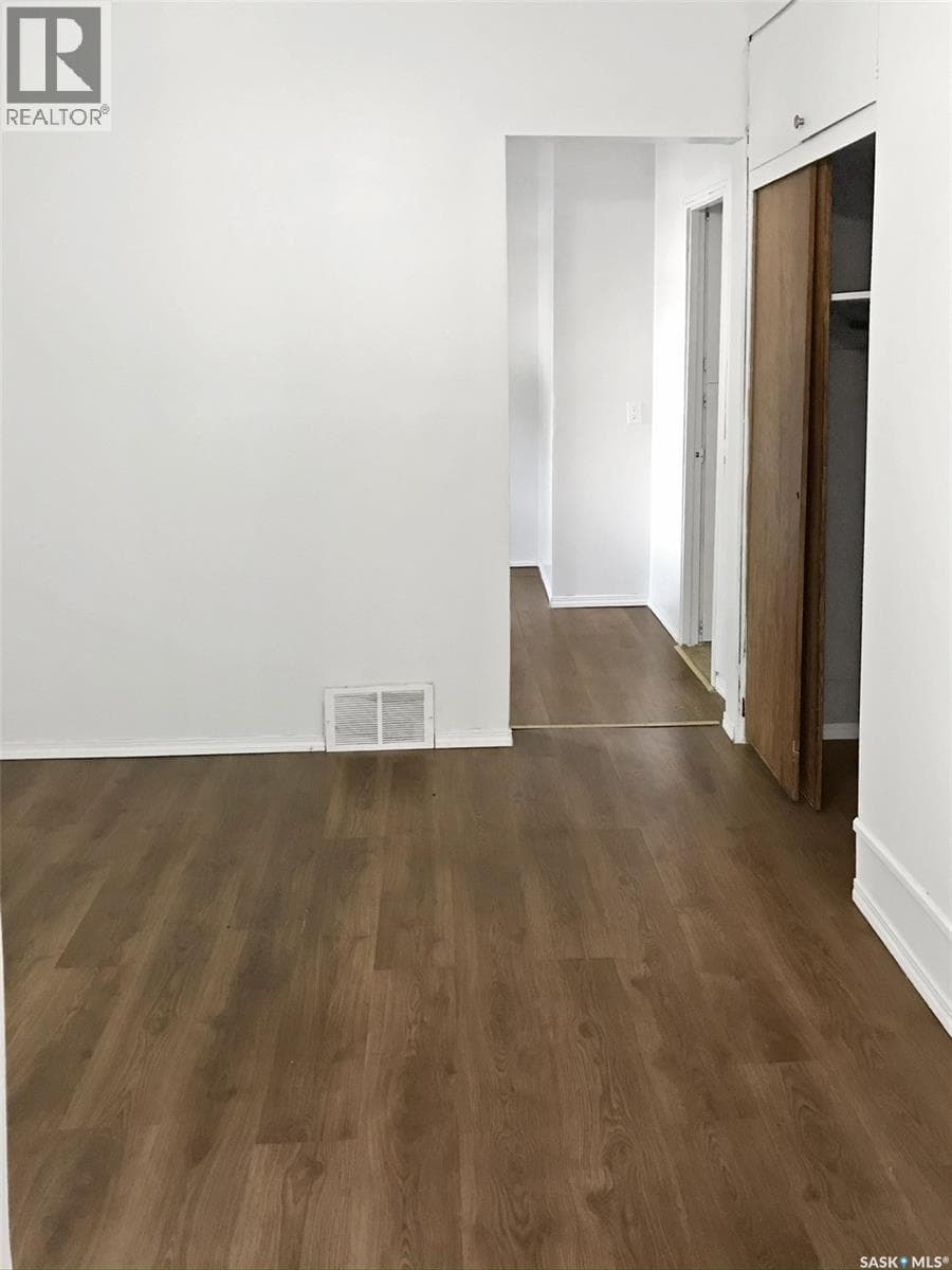 301 Cheadle STREET E — photo 4