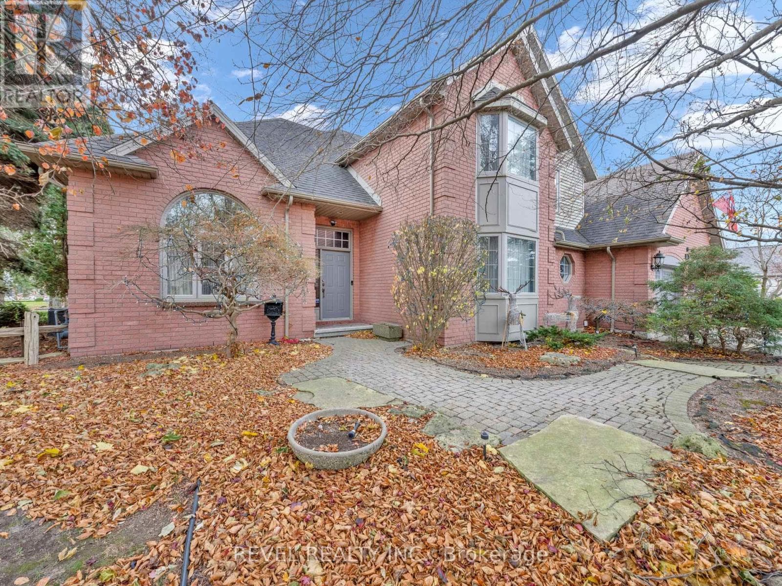 11 CRAMAR CRESCENT photo 2