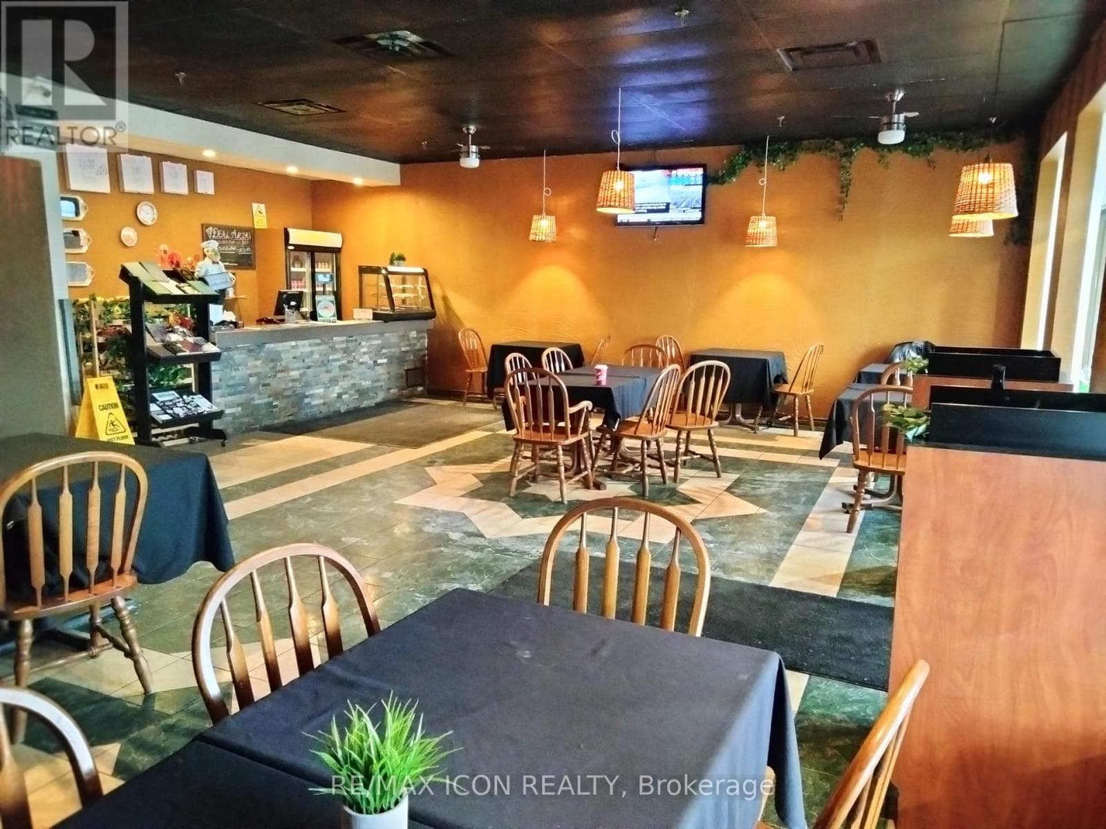 10 & 11 - 775 SOUTHDALE RD ROAD E photo 4