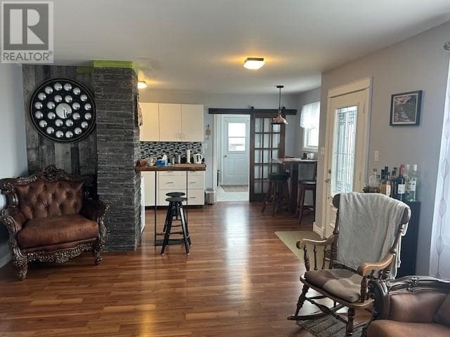 187 Main Road photo 5