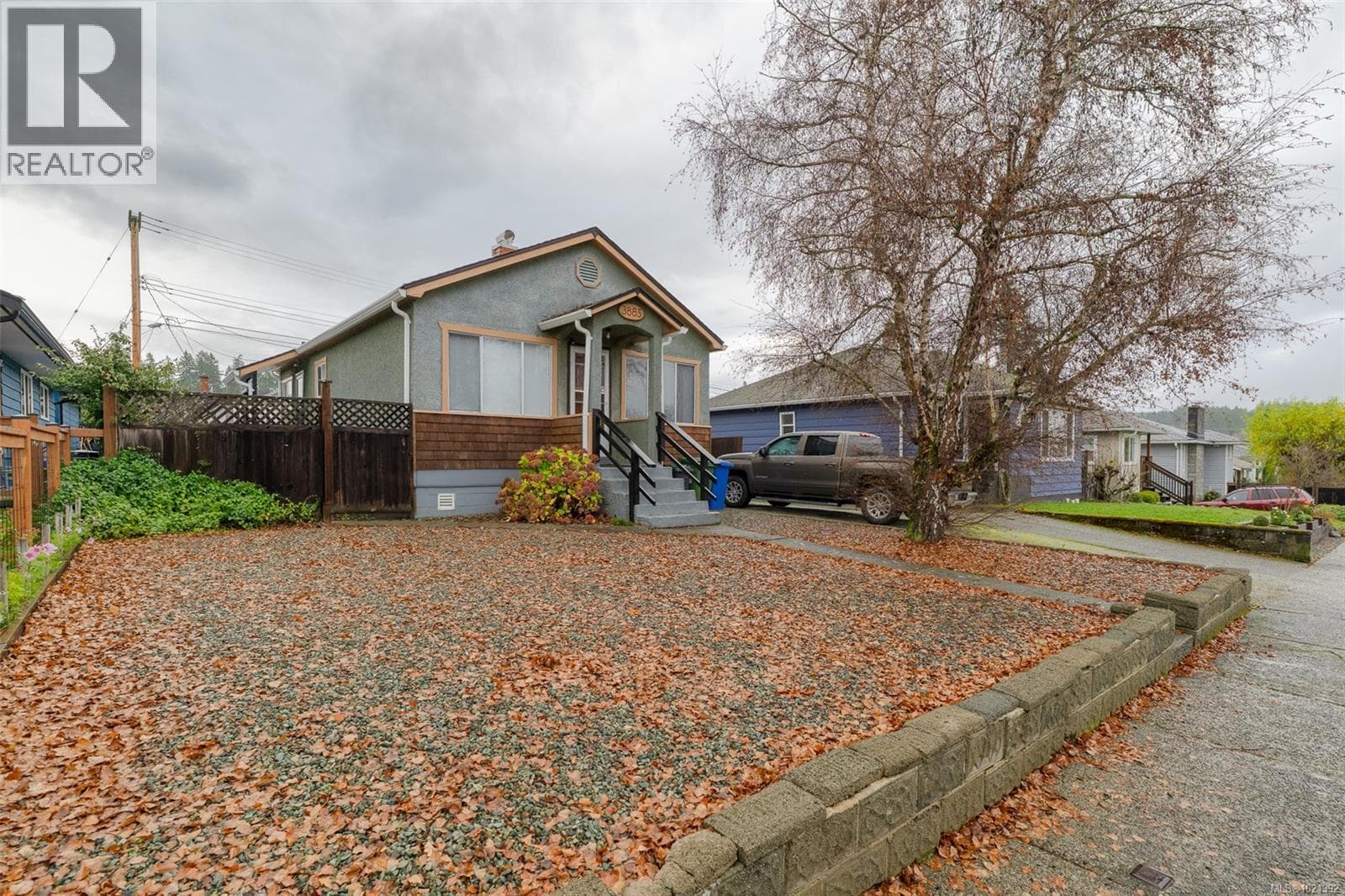 3885 14th Ave photo 2