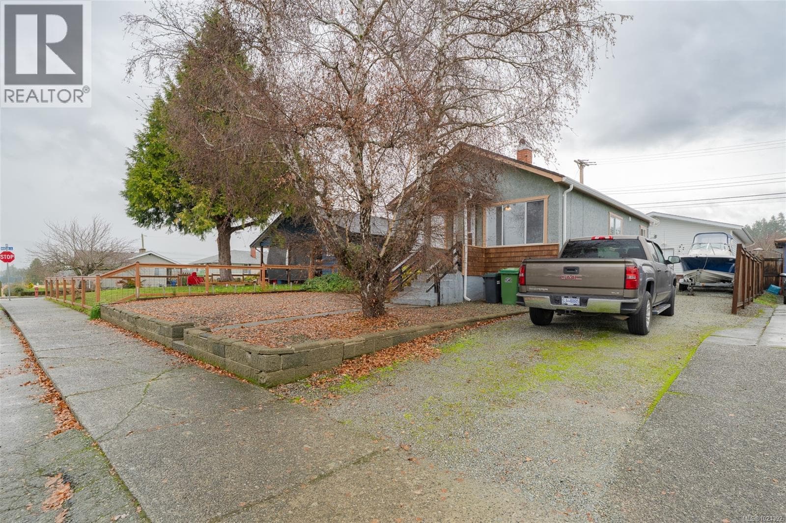 3885 14th Ave photo 3
