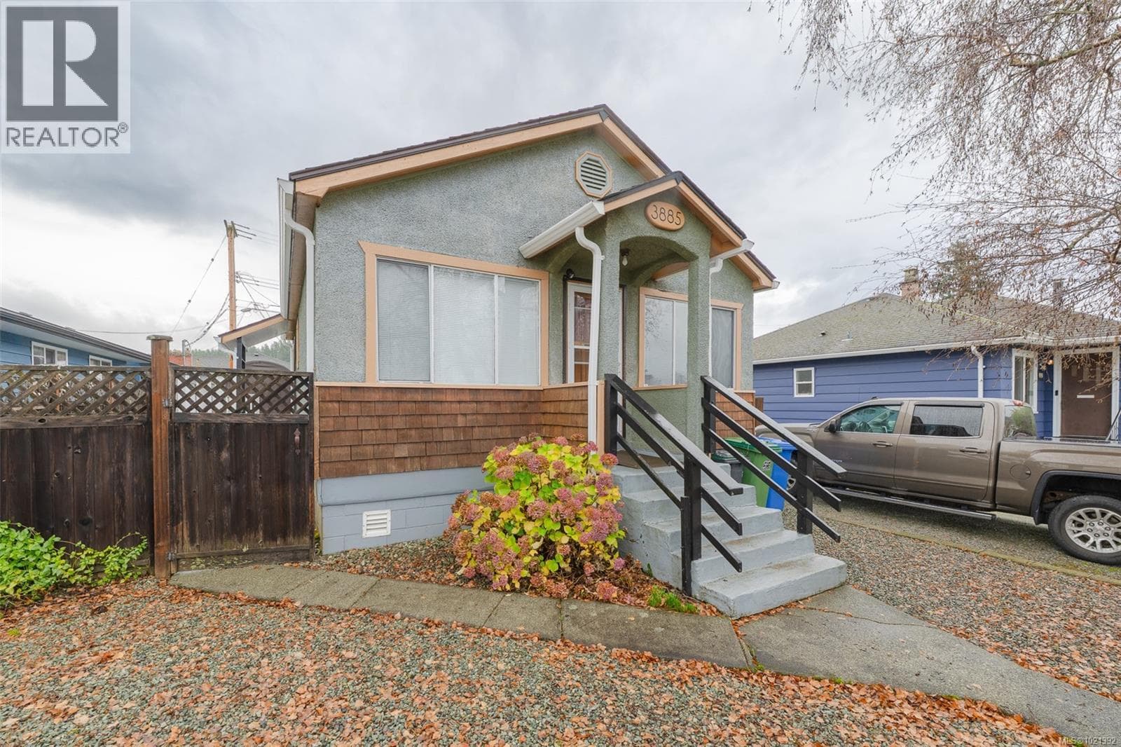 3885 14th Ave photo 4