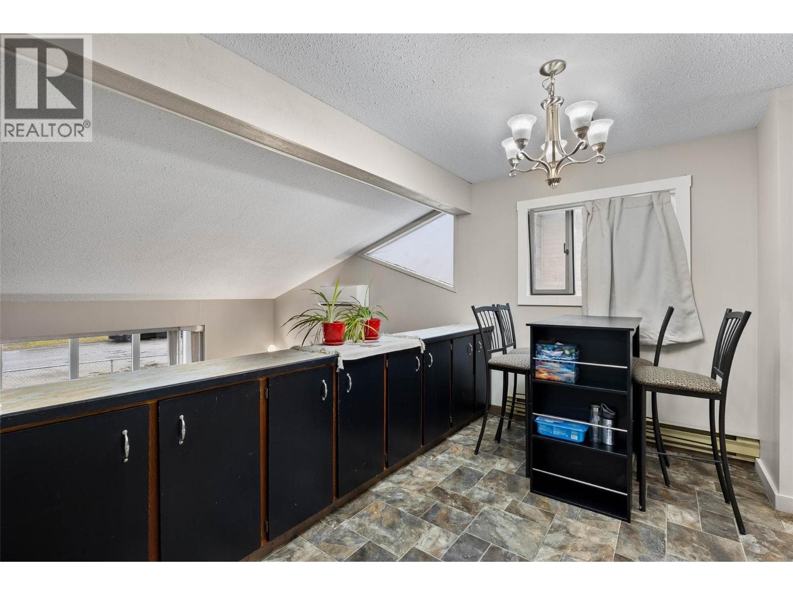 1026 HILLSIDE Avenue photo 4