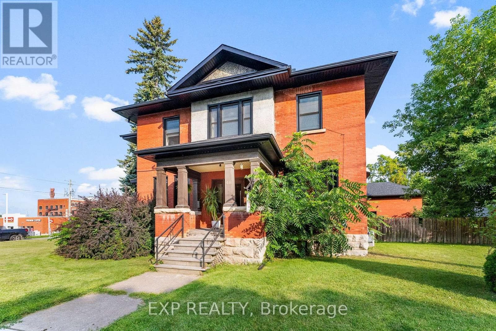 48 HALL AVENUE E photo 2